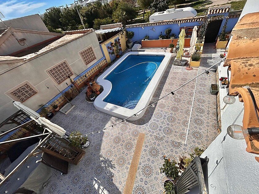 Villa i Playa Flamenca II, Alicante, Spanien 4 sovrum, 120 kvm. Nr. 111155