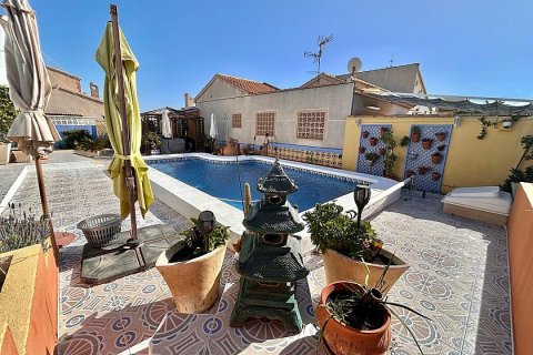 Huvila myytävänä Playa Flamenca II, Alicante, Espanja, 4 makuuhuonetta, 120 m2 No. 111155 - kuva 4