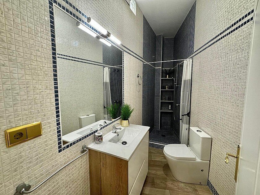 Apartment in Torrevieja, Alicante, Spain 2 bedrooms, 80 sq.m. No. 111152
