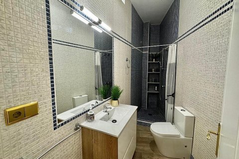 Apartment for sale Torrevieja, Alicante, Spain 2 bedrooms, 80 sq.m. No. 111152 - photo 22