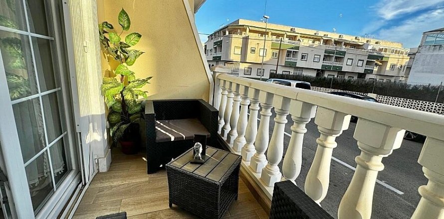Apartment Torrevieja, Alicante, Spain 2 bedrooms, 80 sq.m. No. 111152