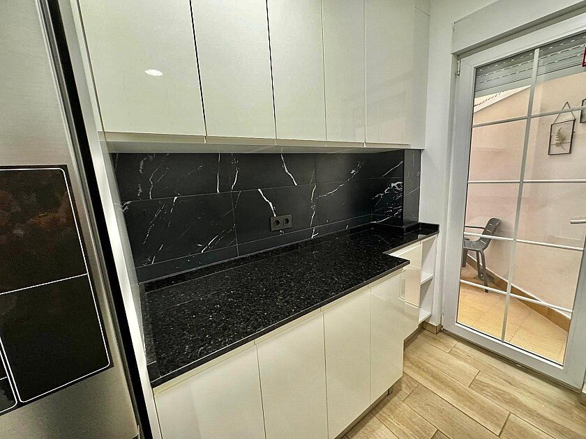 Apartment in Torrevieja, Alicante, Spain 2 bedrooms, 80 sq.m. No. 111152
