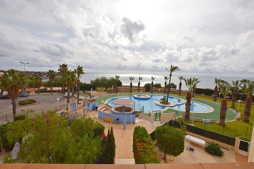 Townhouse in Cabo Roig, Alicante, Spain 4 bedrooms, 357 sq.m. No. 111157