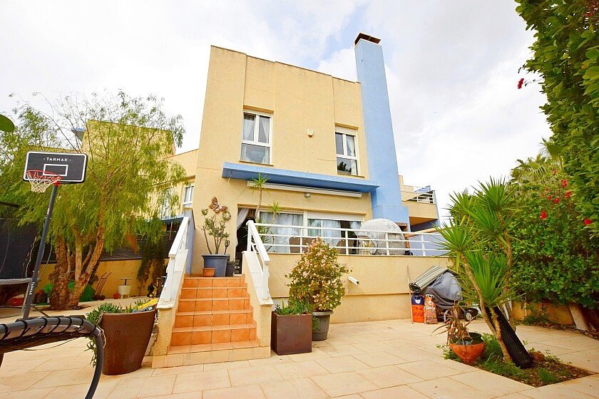 Townhouse in Cabo Roig, Alicante, Spain 4 bedrooms, 357 sq.m. No. 111157