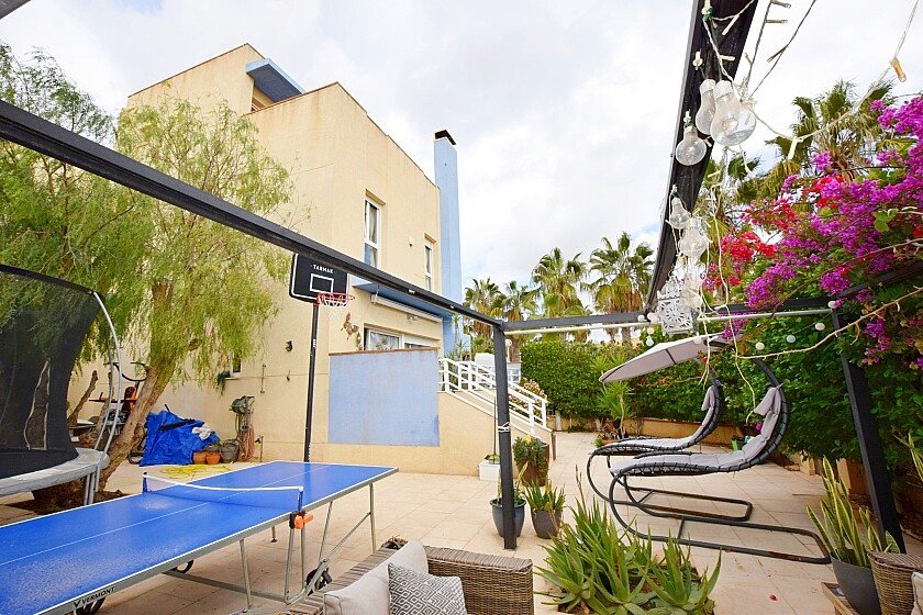Townhouse in Cabo Roig, Alicante, Spain 4 bedrooms, 357 sq.m. No. 111157