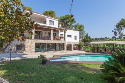 House for sale Castelldefels, Barcelona, Spain 7 bedrooms, 719 sq.m. No. 23033 - photo 1