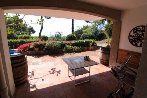House for sale Castelldefels, Barcelona, Spain 5 bedrooms, 450 sq.m. No. 22963 - photo 11