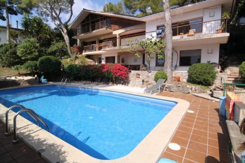 House for sale Castelldefels, Barcelona, Spain 5 bedrooms, 450 sq.m. No. 22963 - photo 1