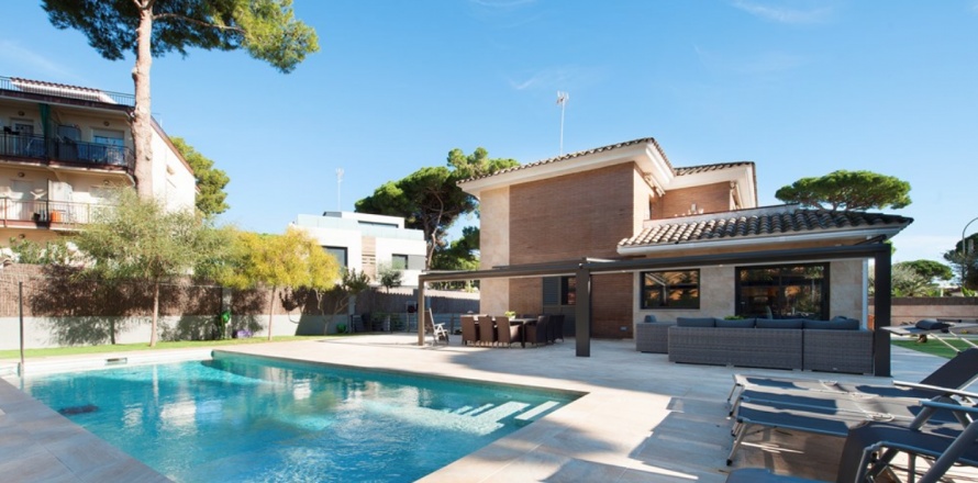 Casa Castelldefels, Barcelona, Spagna 6 camere da letto, 388 mq. N° 22981