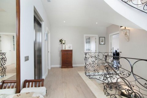 House for sale Castelldefels, Barcelona, Spain 7 bedrooms, 788 sq.m. No. 23030 - photo 25