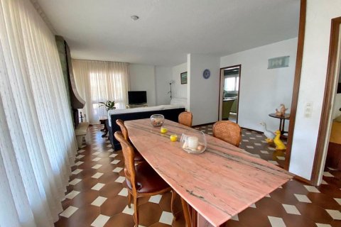 House for sale Castelldefels, Barcelona, Spain 6 bedrooms, 248 sq.m. No. 23037 - photo 8