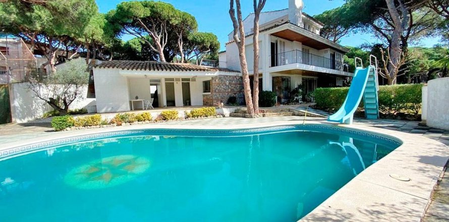 House Castelldefels, Barcelona, Spain 6 bedrooms, 248 sq.m. No. 23037