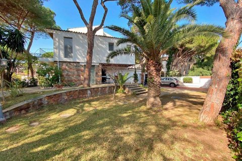 House for sale Castelldefels, Barcelona, Spain 6 bedrooms, 248 sq.m. No. 23037 - photo 4