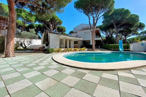 House for sale Castelldefels, Barcelona, Spain 6 bedrooms, 248 sq.m. No. 23037 - photo 17