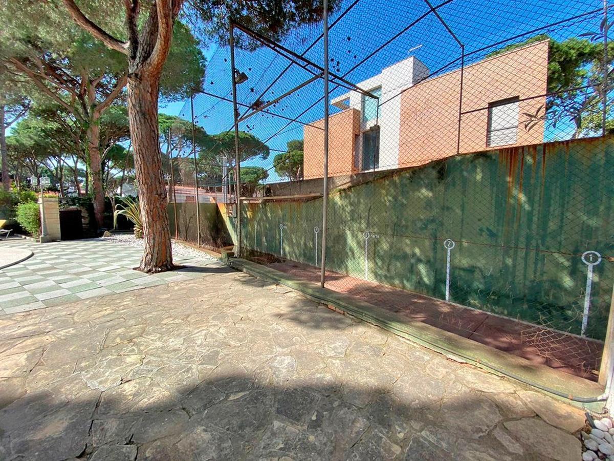 Talo Castelldefels, Barcelona, Espanja 6 makuuhuonetta, 248 m2 No. 23037