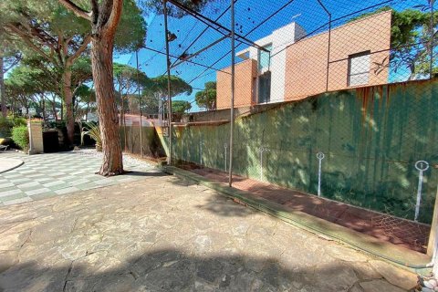 House for sale Castelldefels, Barcelona, Spain 6 bedrooms, 248 sq.m. No. 23037 - photo 14