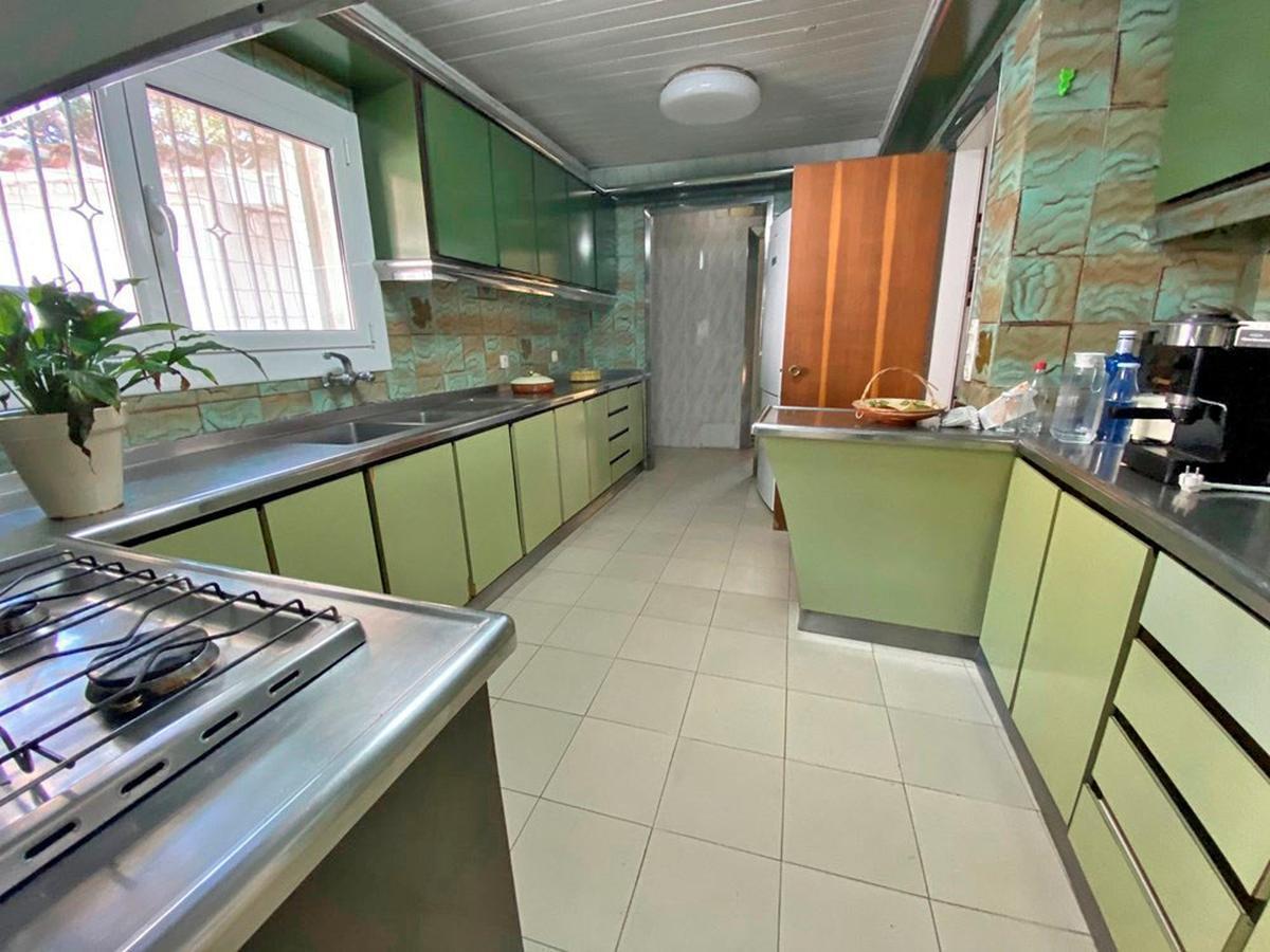 Talo Castelldefels, Barcelona, Espanja 6 makuuhuonetta, 248 m2 No. 23037