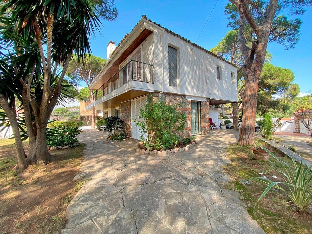 Talo Castelldefels, Barcelona, Espanja 6 makuuhuonetta, 248 m2 No. 23037