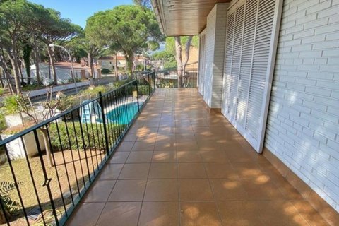 House for sale Castelldefels, Barcelona, Spain 6 bedrooms, 248 sq.m. No. 23037 - photo 11