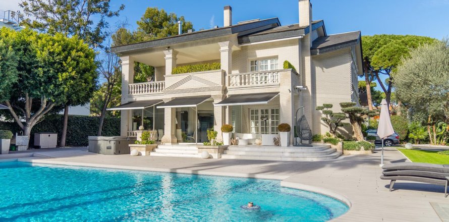 House Castelldefels, Barcelona, Spain 7 bedrooms, 642 sq.m. No. 23031