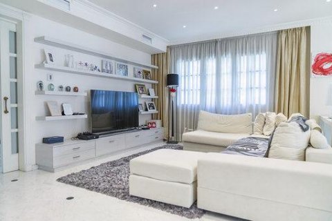 House for sale Castelldefels, Barcelona, Spain 7 bedrooms, 642 sq.m. No. 23031 - photo 9