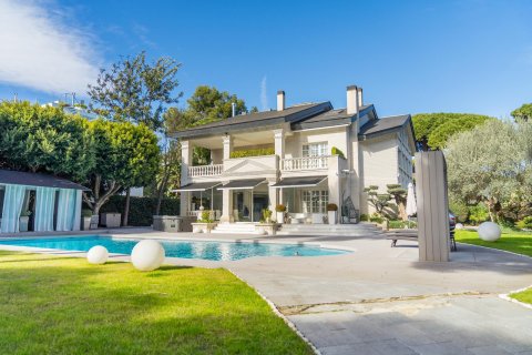 House for sale Castelldefels, Barcelona, Spain 7 bedrooms, 642 sq.m. No. 23031 - photo 2