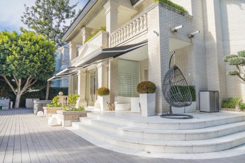 House for sale Castelldefels, Barcelona, Spain 7 bedrooms, 642 sq.m. No. 23031 - photo 24