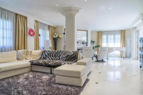 House for sale Castelldefels, Barcelona, Spain 7 bedrooms, 642 sq.m. No. 23031 - photo 13