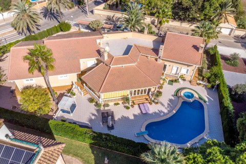 Villa for sale Cabo Roig, Alicante, Spain 3 bedrooms, 340 sq.m. No. 114719 - photo 2