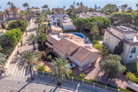 Villa for sale Cabo Roig, Alicante, Spain 3 bedrooms, 340 sq.m. No. 114719 - photo 3