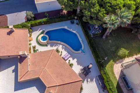 Villa for sale Cabo Roig, Alicante, Spain 3 bedrooms, 340 sq.m. No. 114719 - photo 6