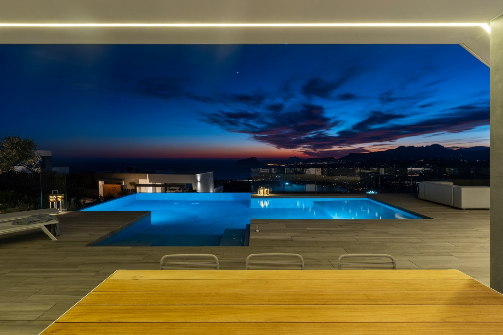 Villa a Cumbre Del Sol, Alicante, Spagna 4 camere da letto, 542 mq. N° 93141