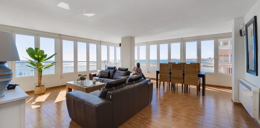 Apartment Torrevieja, Alicante, Spain 3 bedrooms, 100 sq.m. No. 116207
