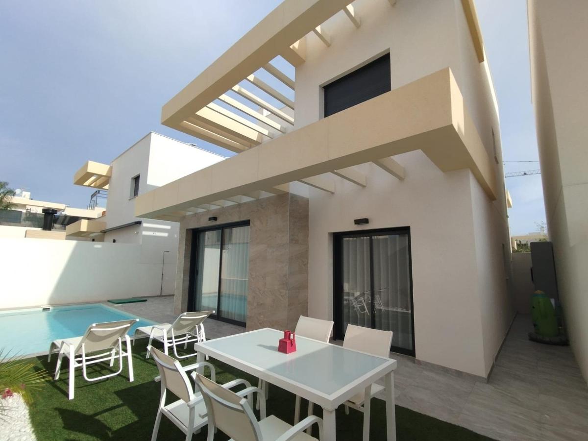 Villa in Los Montesinos, Alicante, Spanien 3 Schlafzimmer, 106 m2 Nr. 113079