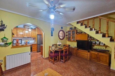 Продажа таухауса в Плайя Фламенка II, Аликанте, Испания 4 спальни, 85м2 №113083 - фото 2