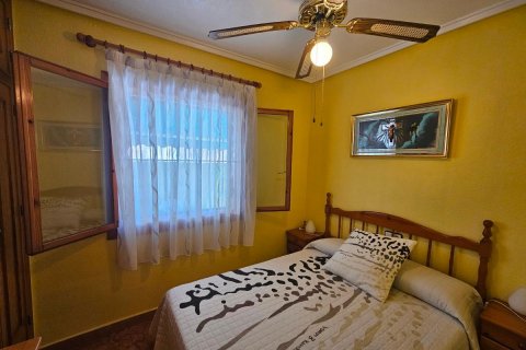 Продажа таухауса в Плайя Фламенка II, Аликанте, Испания 4 спальни, 85м2 №113083 - фото 5