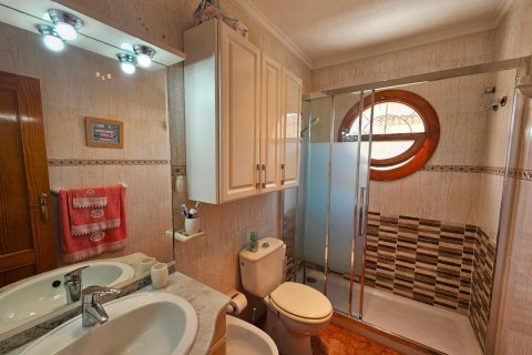 Продажа таухауса в Плайя Фламенка II, Аликанте, Испания 4 спальни, 85м2 №113083 - фото 6