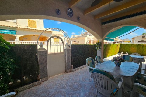 Продажа таухауса в Плайя Фламенка II, Аликанте, Испания 4 спальни, 85м2 №113083 - фото 17
