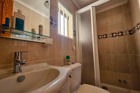 Продажа таухауса в Плайя Фламенка II, Аликанте, Испания 4 спальни, 85м2 №113083 - фото 29