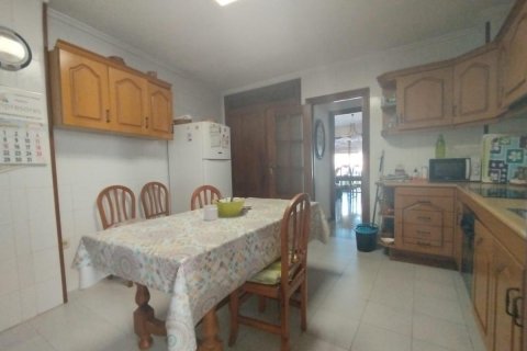 Продажа квартиры в Гуардамар-дель-Сегура, Аликанте, Испания 6 спален, 186м2 №113085 - фото 8