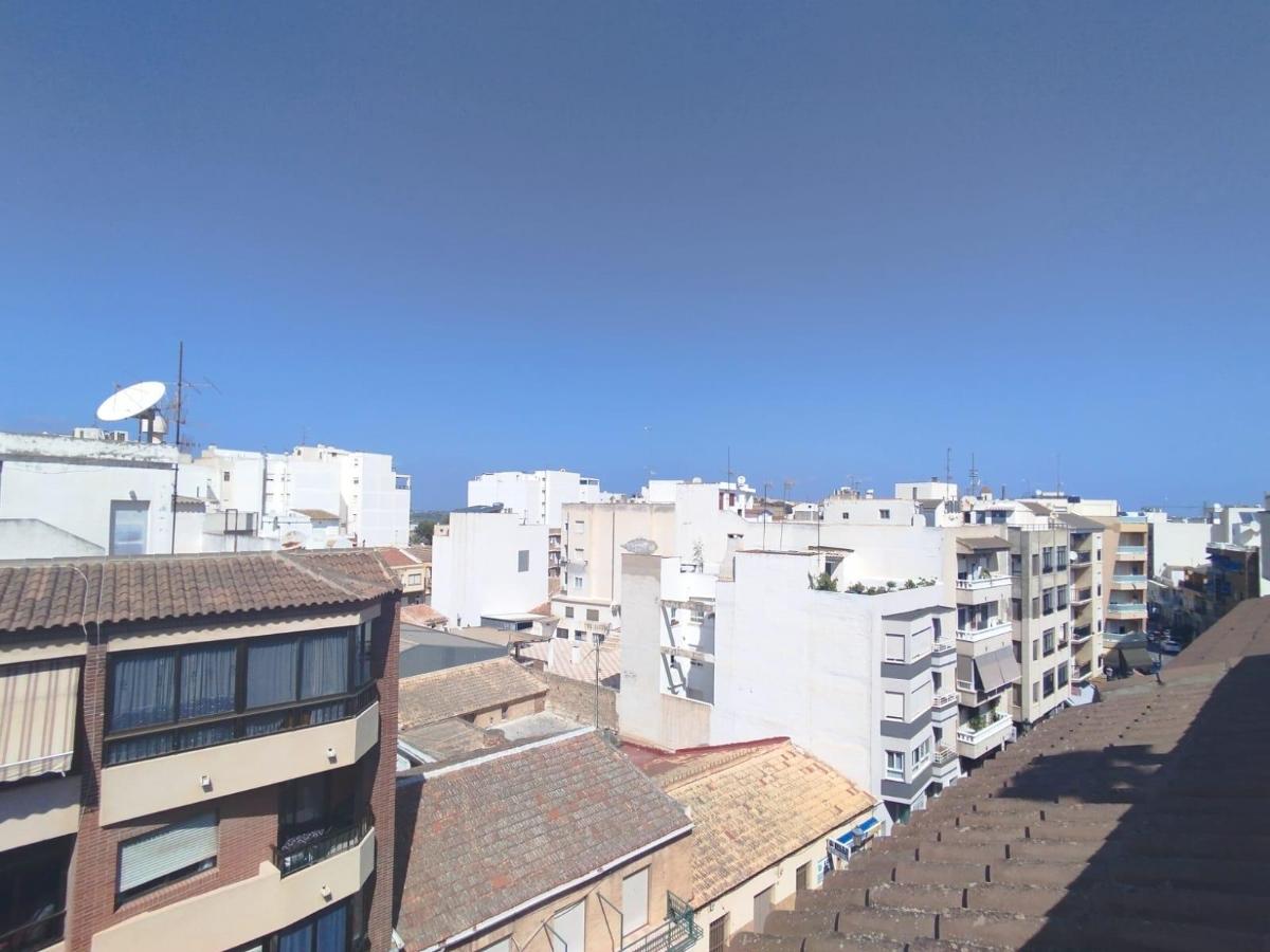 Huoneisto Guardamar del Segura, Alicante, Espanja 6 makuuhuonetta, 186 m2 No. 113085