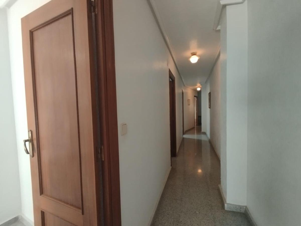 Huoneisto Guardamar del Segura, Alicante, Espanja 6 makuuhuonetta, 186 m2 No. 113085