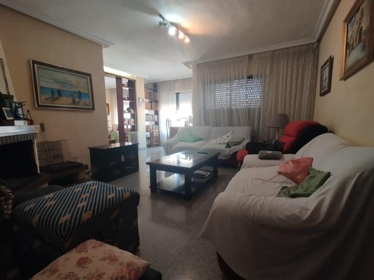 Huoneisto Guardamar del Segura, Alicante, Espanja 6 makuuhuonetta, 186 m2 No. 113085