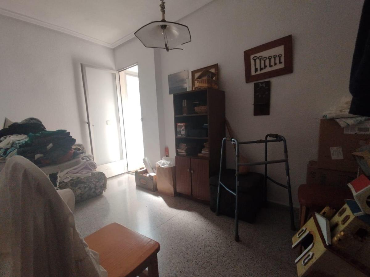 Huoneisto Guardamar del Segura, Alicante, Espanja 6 makuuhuonetta, 186 m2 No. 113085