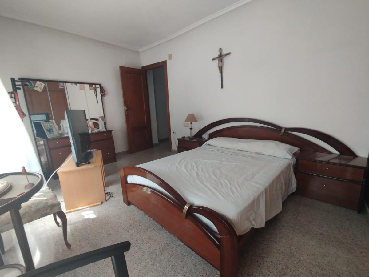 Huoneisto Guardamar del Segura, Alicante, Espanja 6 makuuhuonetta, 186 m2 No. 113085