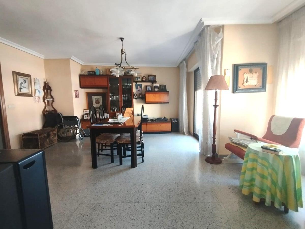 Huoneisto Guardamar del Segura, Alicante, Espanja 6 makuuhuonetta, 186 m2 No. 113085