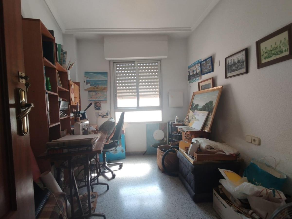 Huoneisto Guardamar del Segura, Alicante, Espanja 6 makuuhuonetta, 186 m2 No. 113085