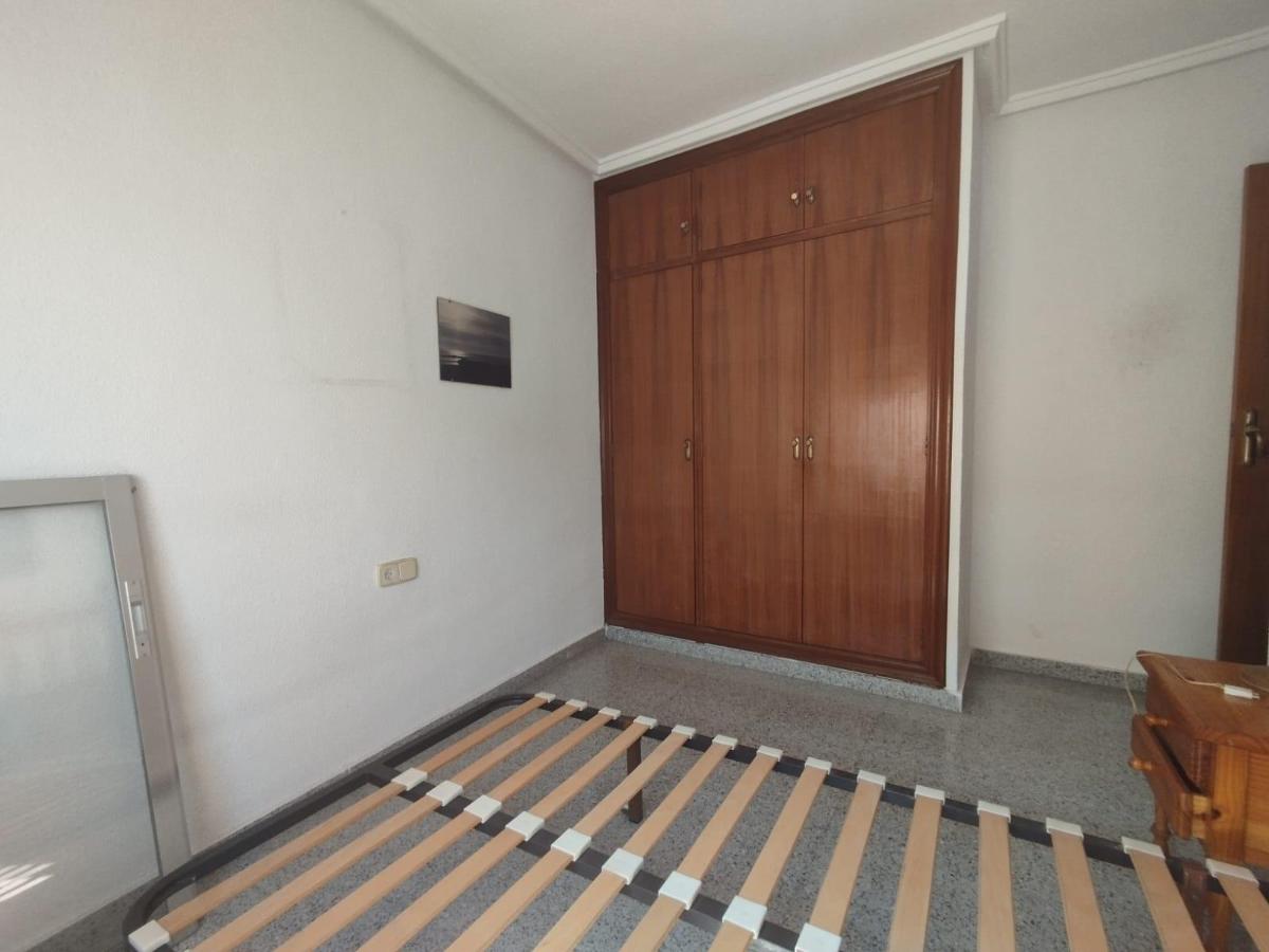 Huoneisto Guardamar del Segura, Alicante, Espanja 6 makuuhuonetta, 186 m2 No. 113085