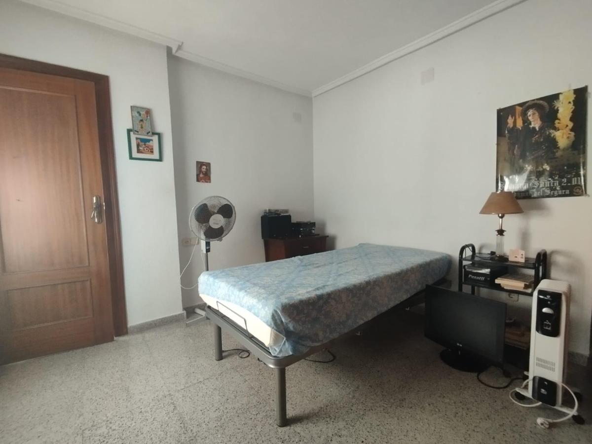 Huoneisto Guardamar del Segura, Alicante, Espanja 6 makuuhuonetta, 186 m2 No. 113085