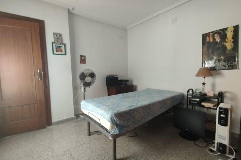 Продажа квартиры в Гуардамар-дель-Сегура, Аликанте, Испания 6 спален, 186м2 №113085 - фото 15